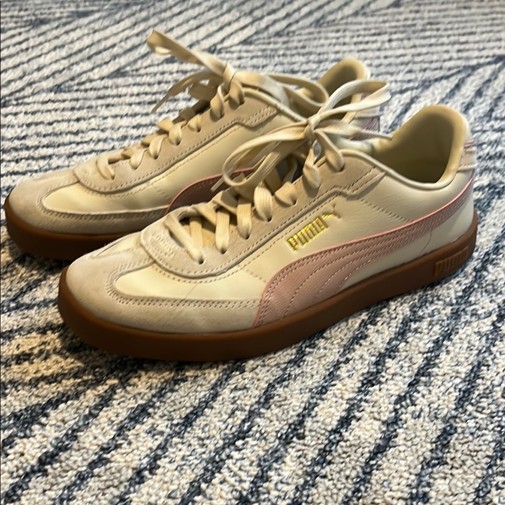 Puma Sneakers- ON TREND 💕